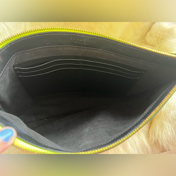 Burberry Pouch - Picture 4 of 5